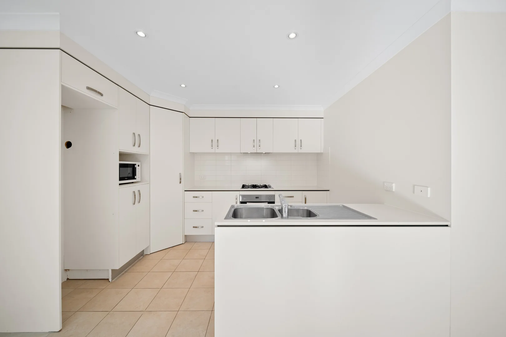 Additional image 10 of 2/19 Torpy Place, Jerrabomberra NSW 2619