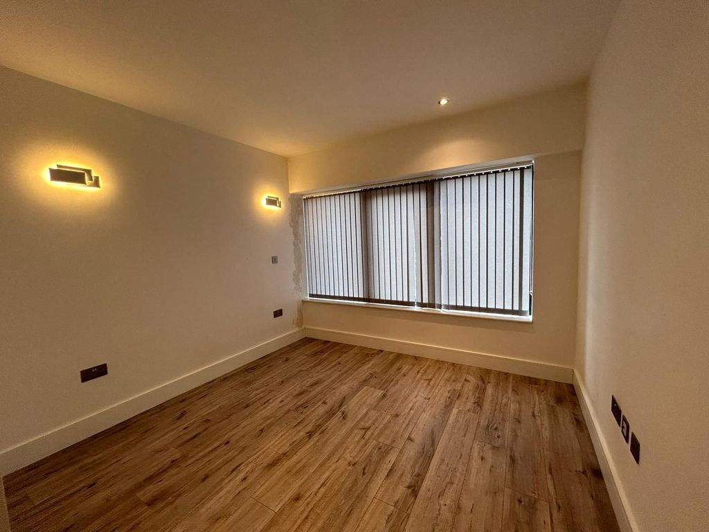 Additional image 6 of 2 bed flat to rentLeat House, Overbridge Square, Newbury RG14