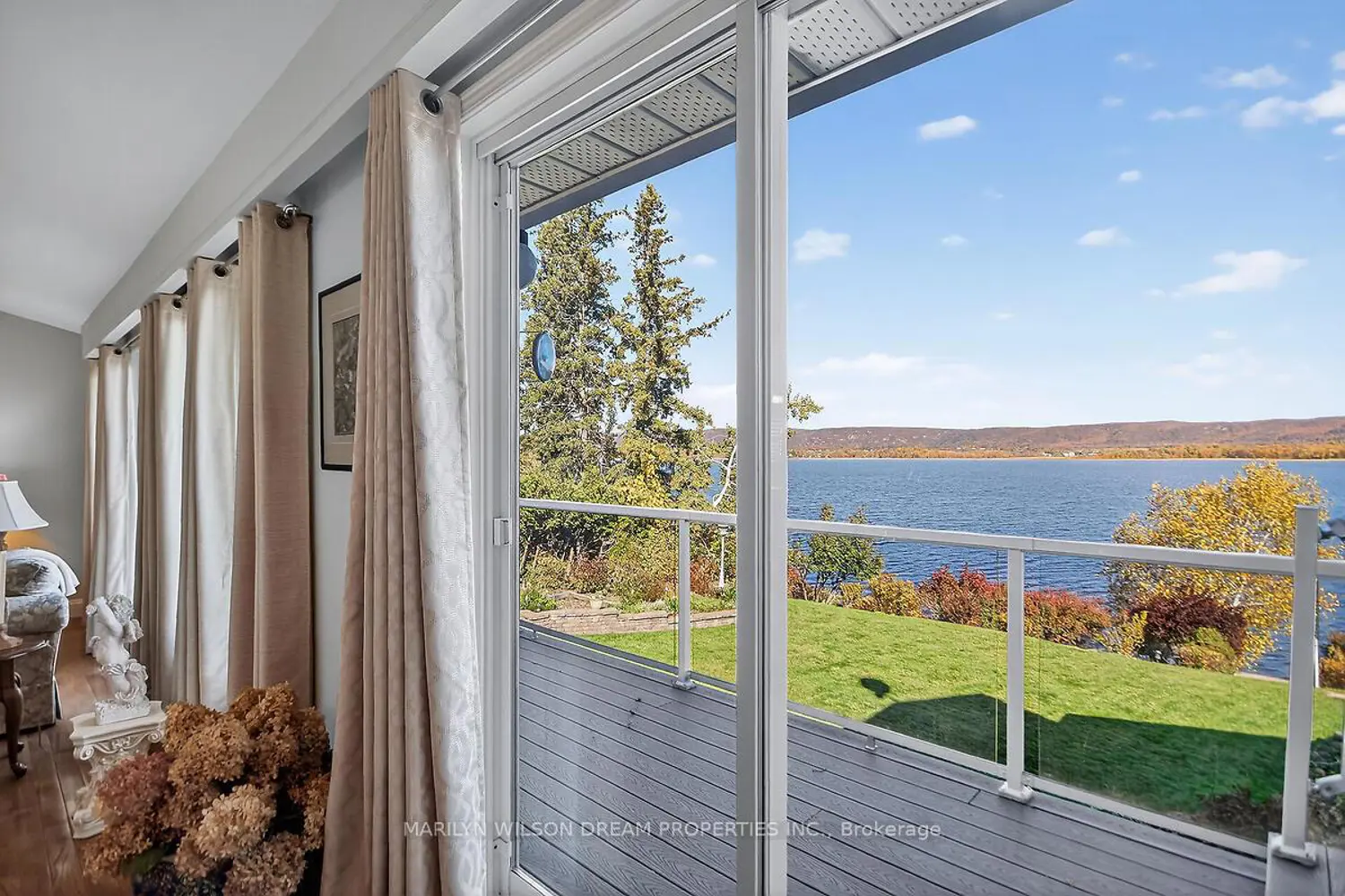 2998 Barlow Crescent photo 5