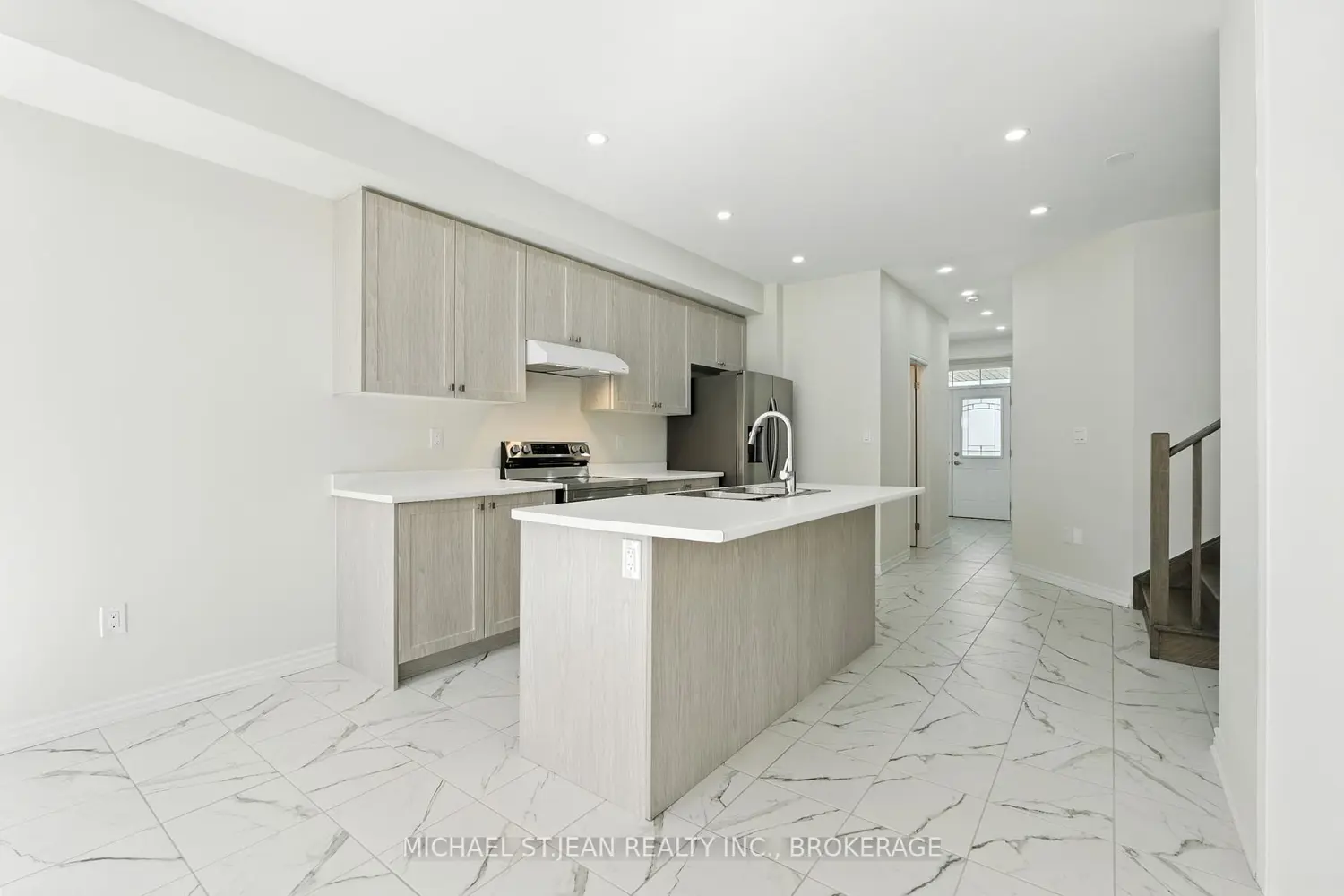 Additional image 5 of 421 Barker Parkway