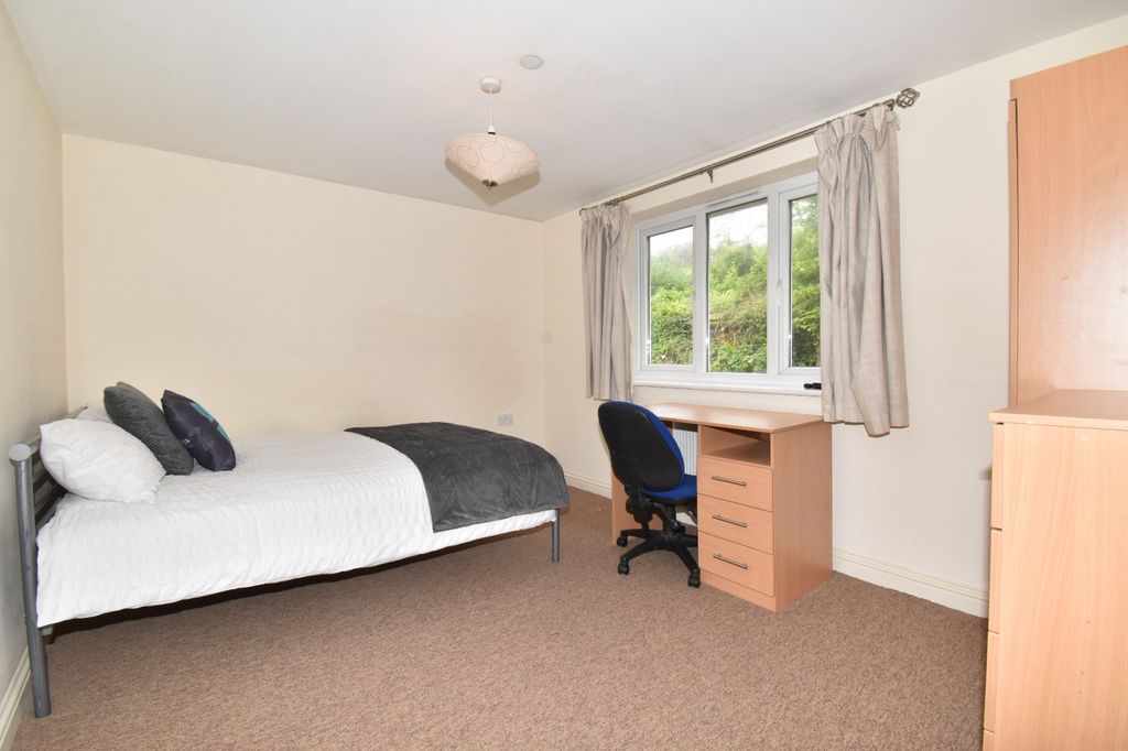 Additional image 9 of 4 bed flat to rentLibrary Cottages, Penryn TR10