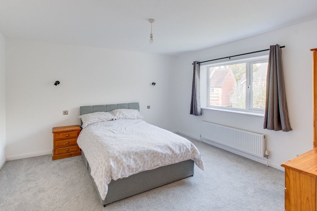 Additional image 17 of 4 bed detached house to rentStoke Road, Bromsgrove, Worcestershire B60