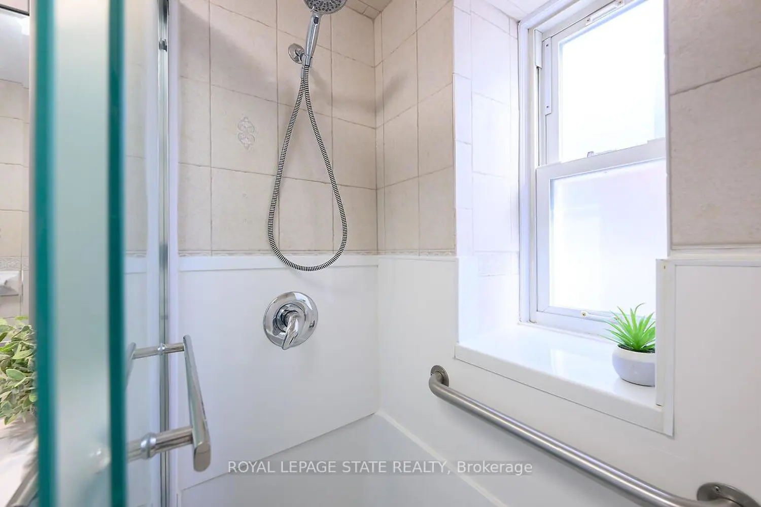 Additional image 15 of 9 Grant Boulevard 107