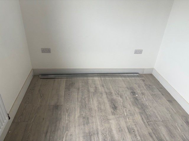 Additional image 2 of 7 bed semi-detached house to rentNorthfields, Dunstable LU5