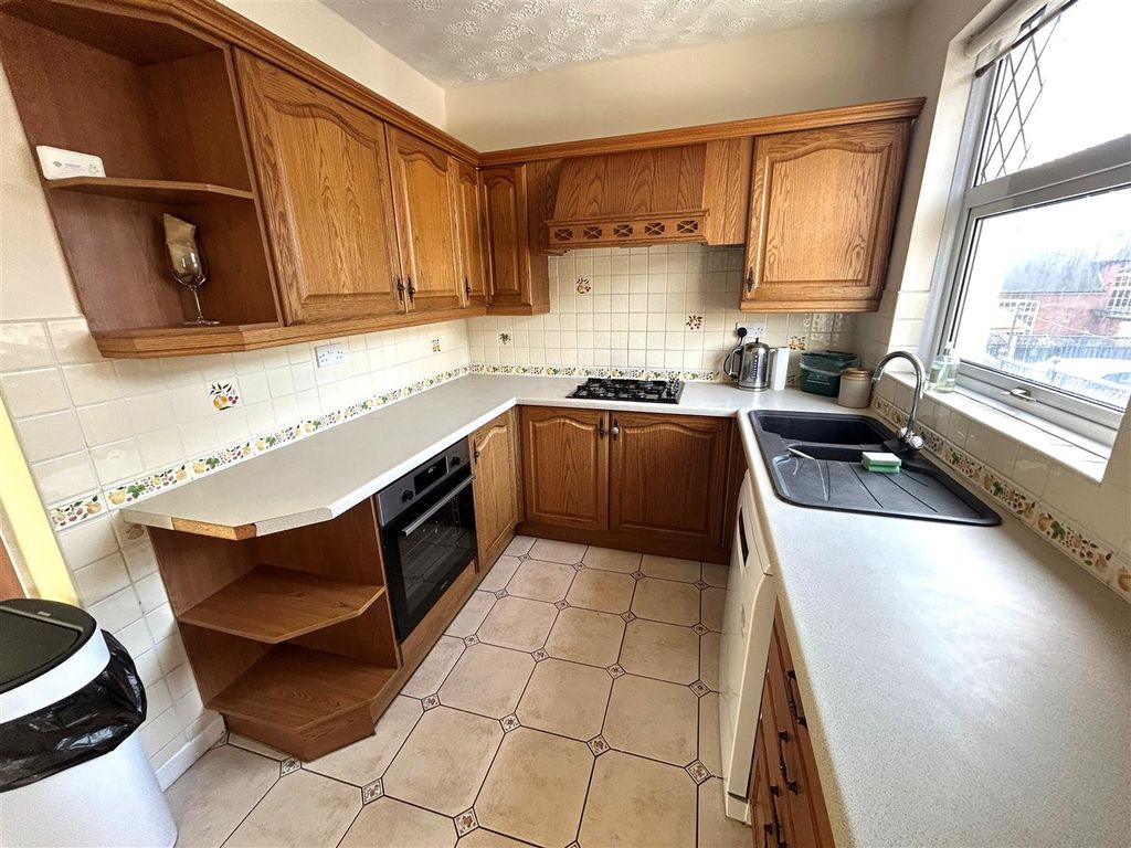 Additional image 9 of 4 bed end terrace house to rentGolf Road, New Inn, Pontypool NP4