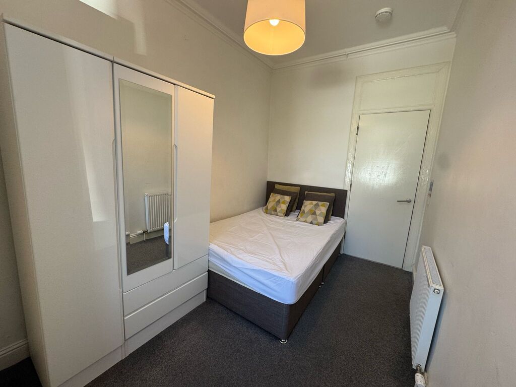 Additional image 5 of 2 bed flat to rentForth Street, Stirling, Stirlingshire FK8