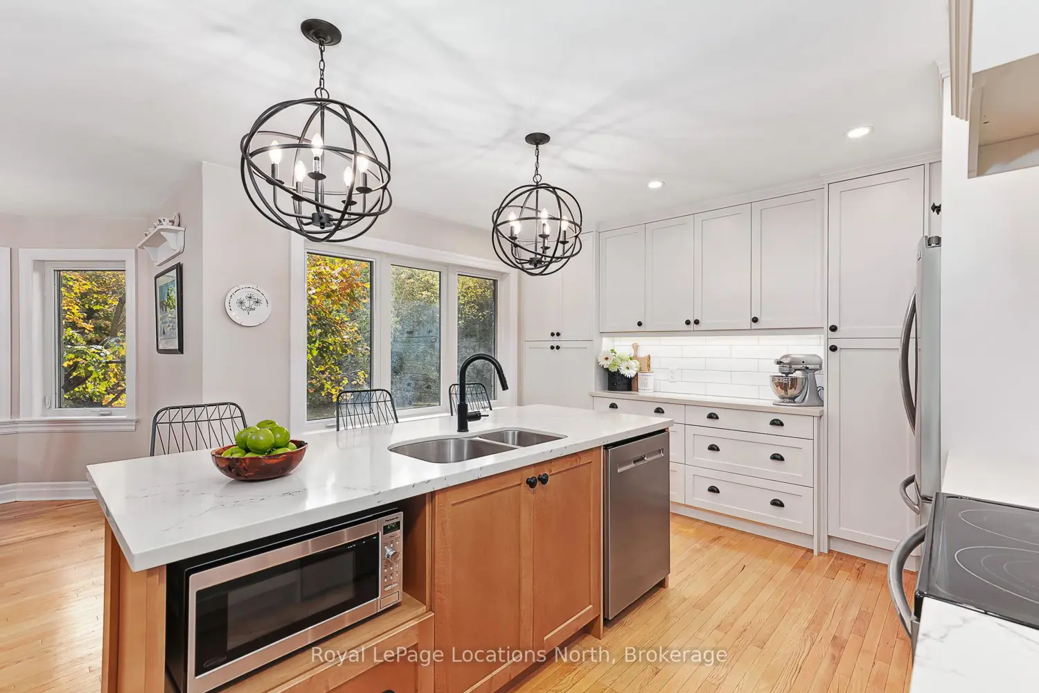 Additional image 4 of 103478 Grey 18 Road