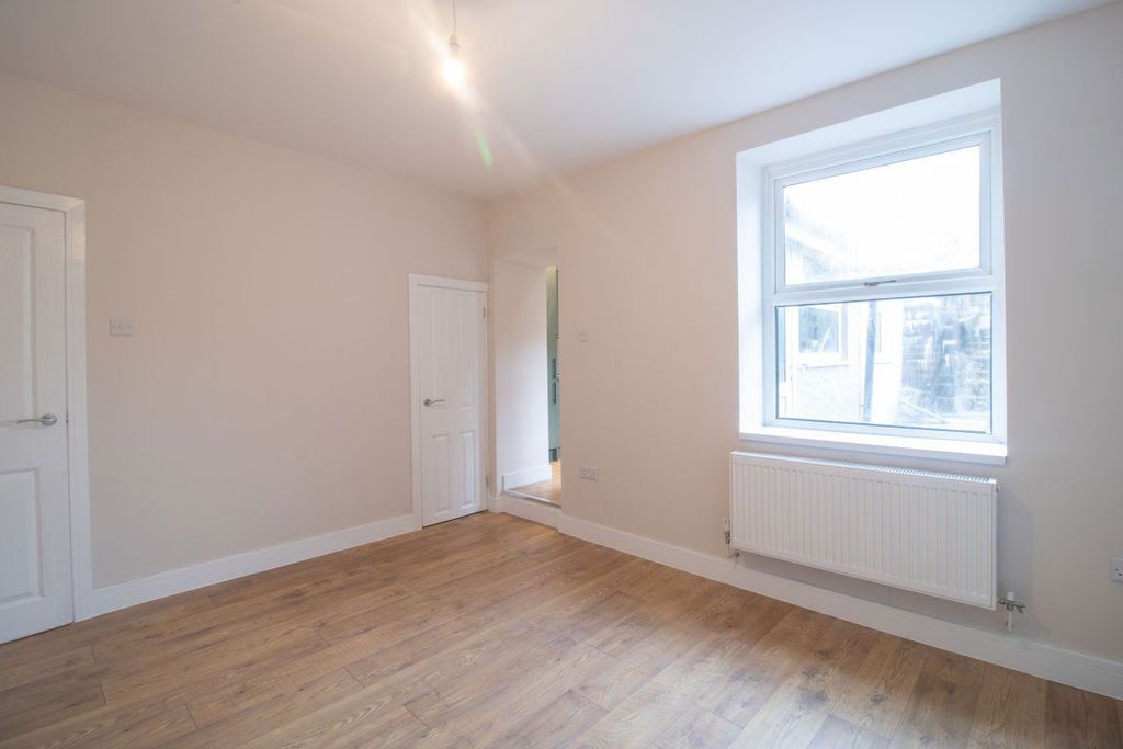 Additional image 8 of 3 bed property to rent22 David Street, Blackwood NP12