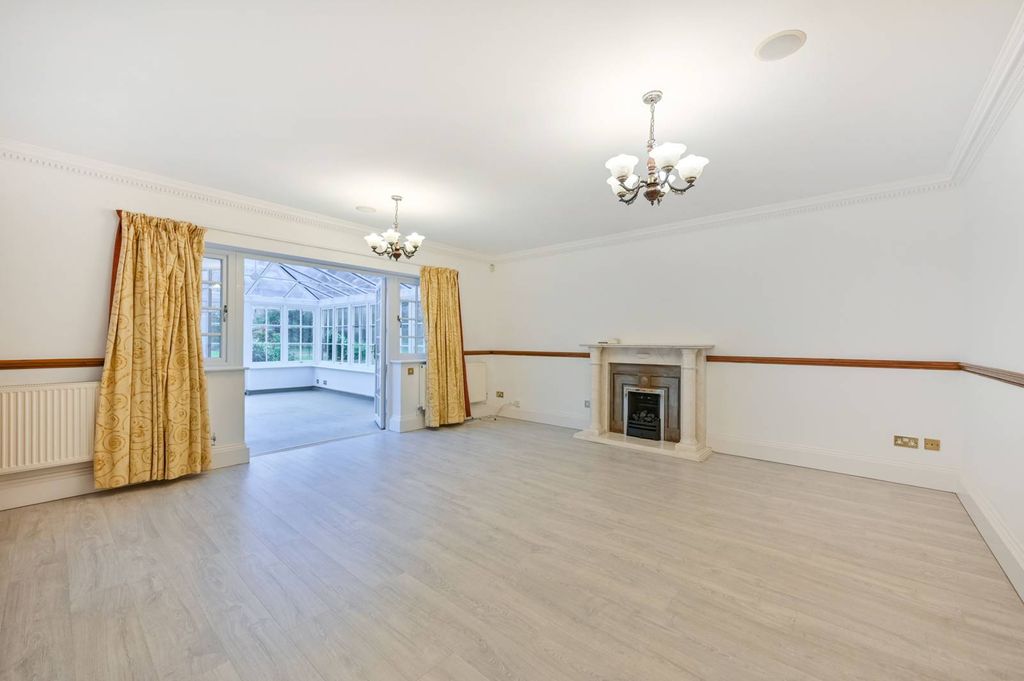 Additional image 9 of 5 bed detached house to rentWentworth Drive, Virginia Water GU25