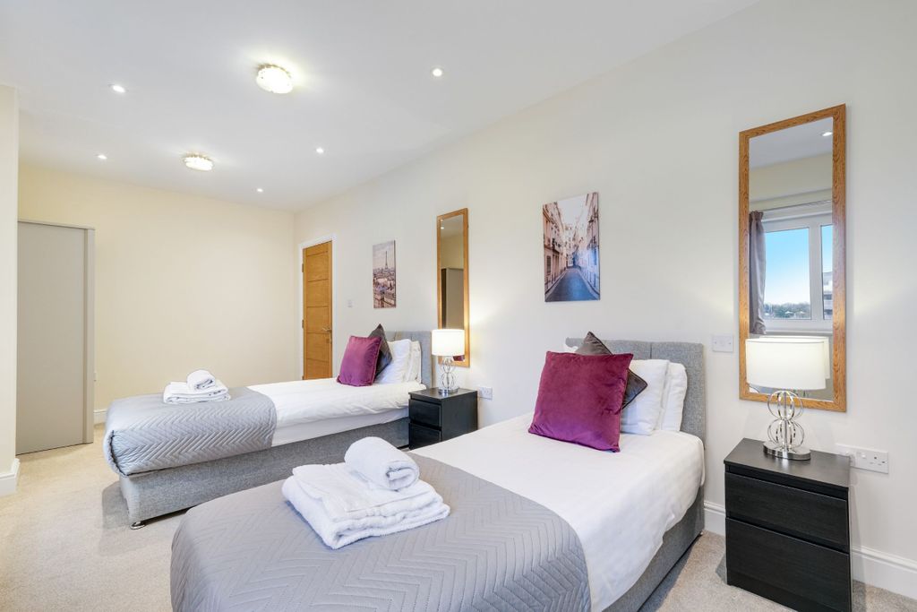 Additional image 7 of 3 bed flat to rentQueen Street, Maidenhead SL6
