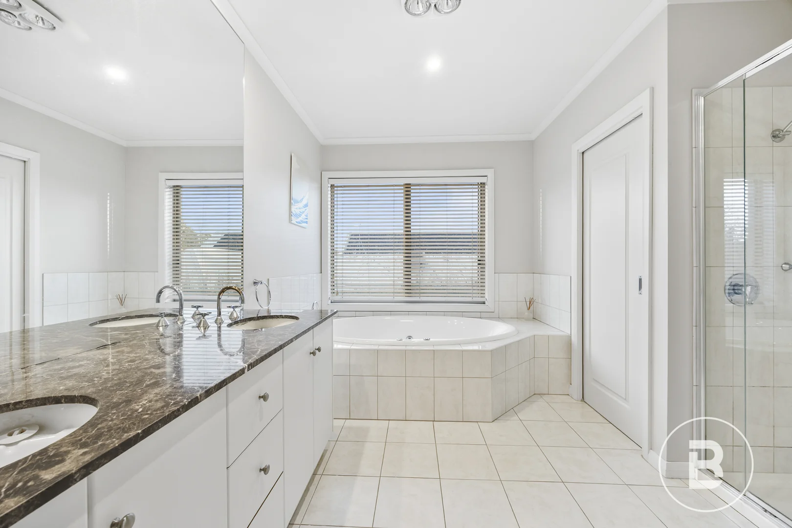 Additional image 12 of 7 St Glens Way, Lake Gardens VIC 3355