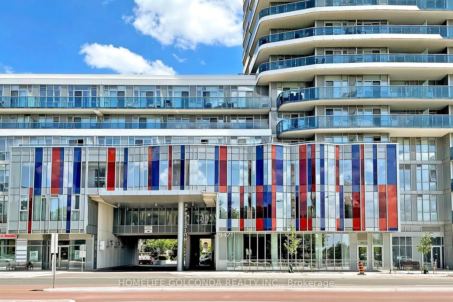 9471 Yonge Street 334 photo 2