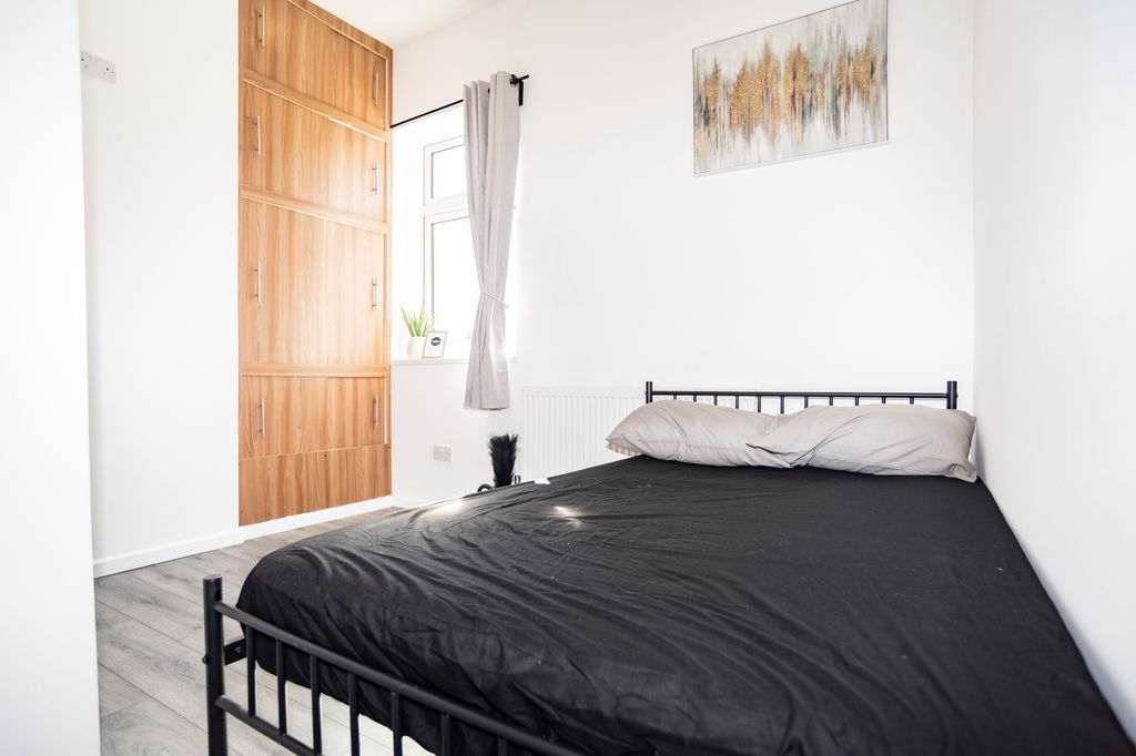 Additional image 5 of 4 bed semi-detached house to rentChamberlain Street, Stoke-On-Trent ST1
