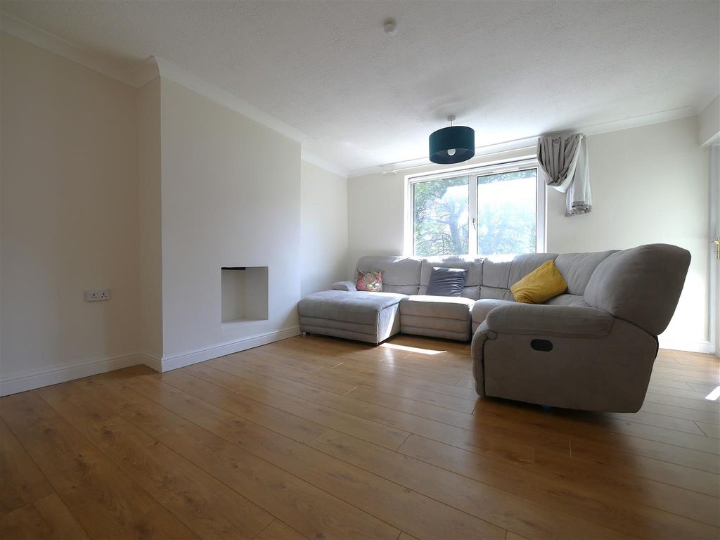 Additional image 2 of 3 bed flat to rentArcherhill Road, Glasgow G13