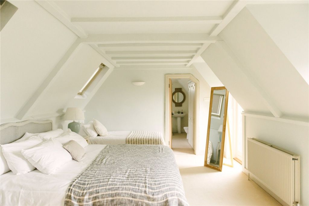 Additional image 10 of 7 bed detached house to rentMill Lane, Kidmore End, Reading RG4