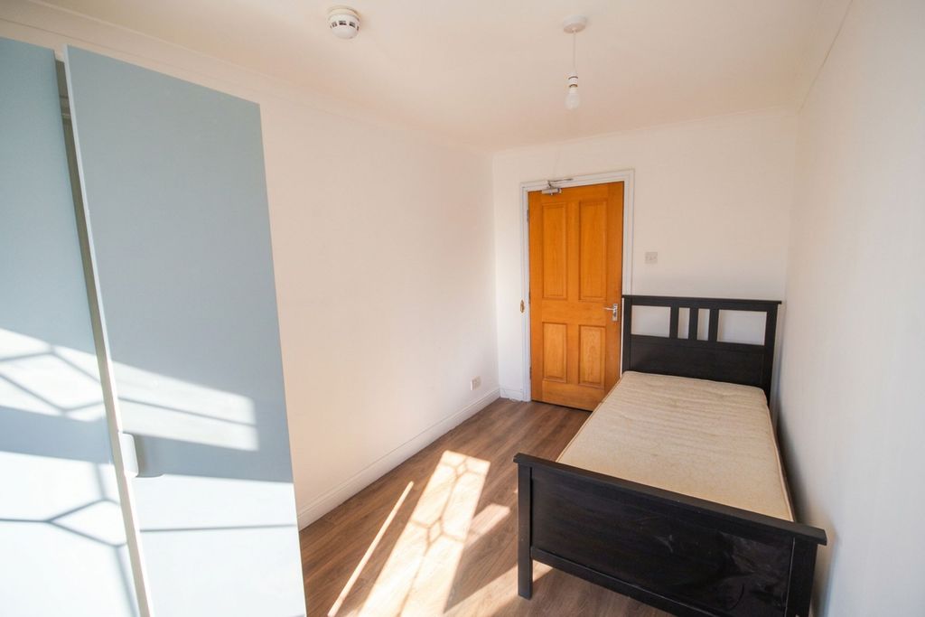 Additional image 35 of 9 bed detached house to rentSomerset Way, Iver SL0