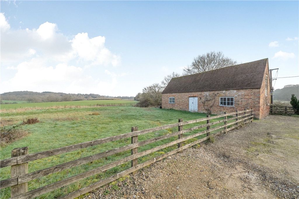 Additional image 18 of 4 bed detached house to rentThe Slade, Bucklebury, Berkshire RG7