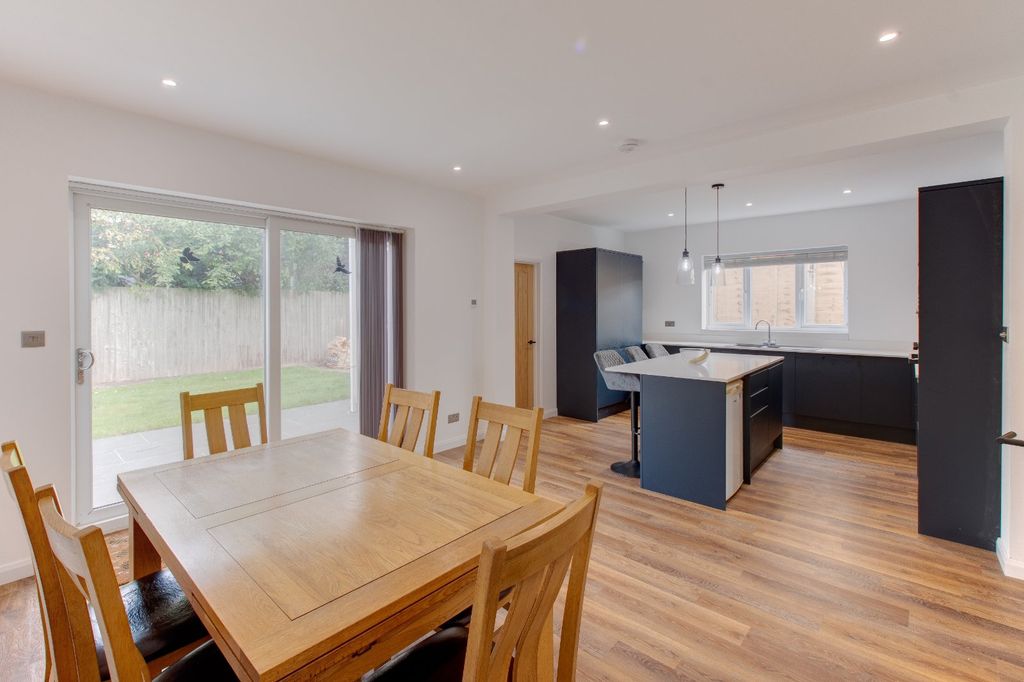 Additional image 3 of 4 bed detached house to rentStoke Road, Bromsgrove, Worcestershire B60