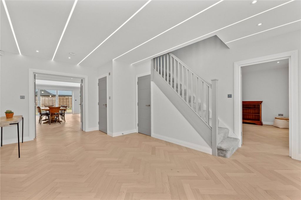 Additional image 2 of 5 bed detached house to rentThe Avenue, Ascot, Berkshire SL5