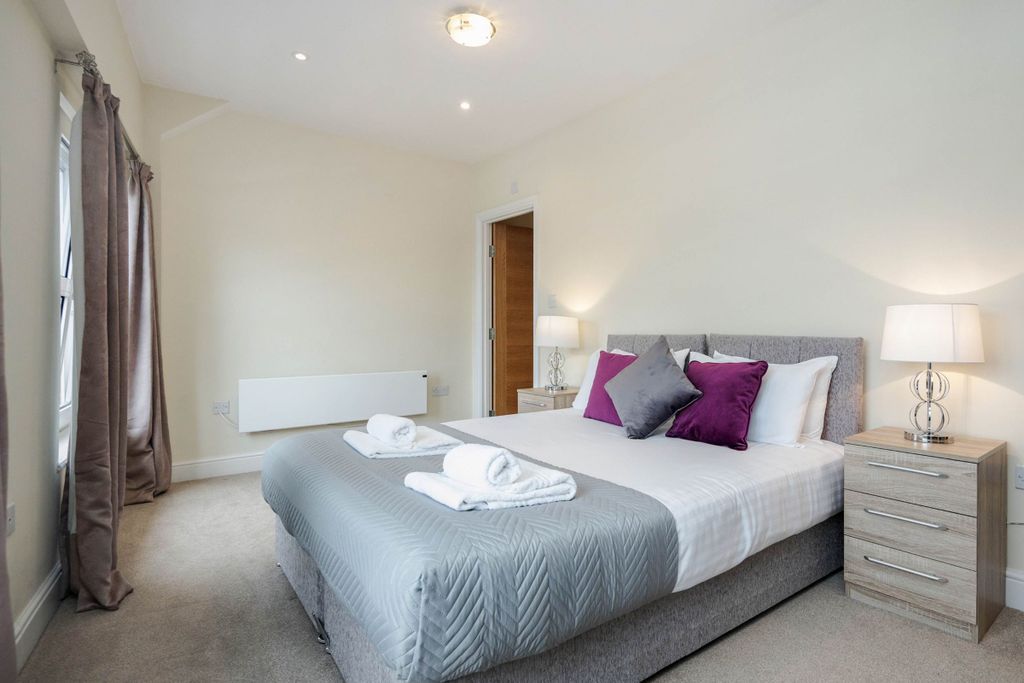 Additional image 3 of 2 bed flat to rentQueen Street, Maidenhead SL6