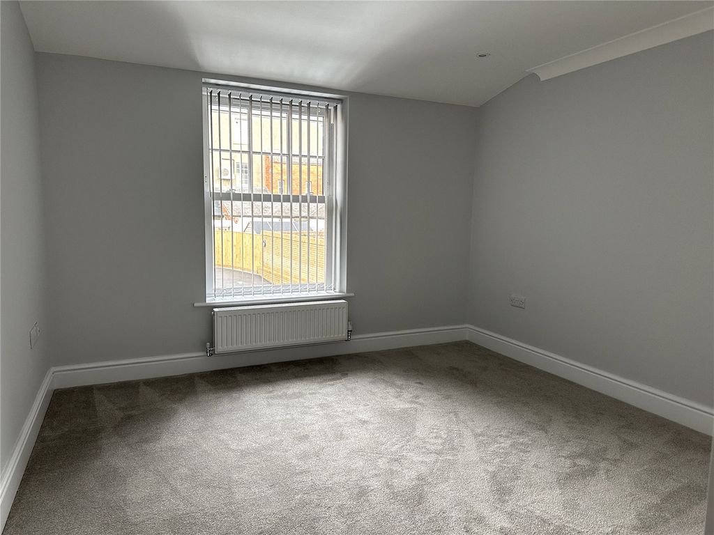 Additional image 6 of 2 bed flat to rentWood Street, Taunton, Somerset TA1