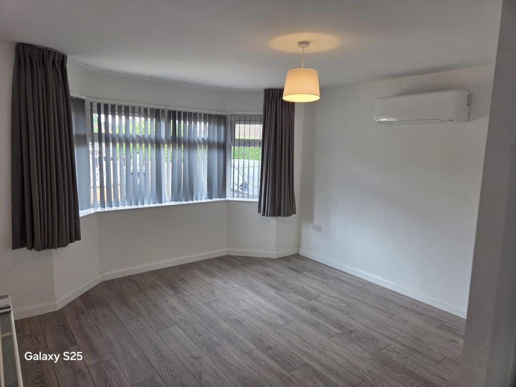 Additional image 17 of 4 bed detached house to rentFieldgate Road, Luton, Bedfordshire LU4