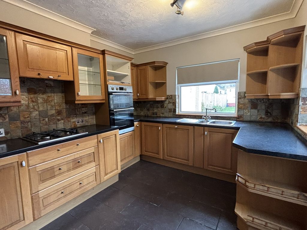 Additional image 3 of 4 bed property to rentNew Road, Llandovery, Carmarthenshire. SA20