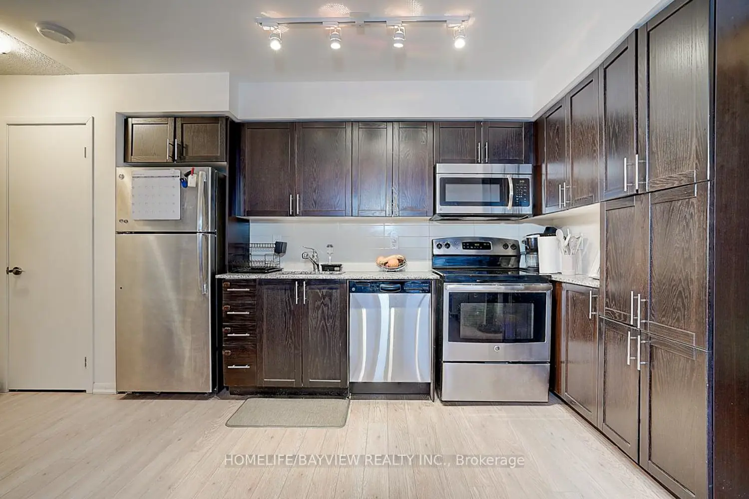 Additional image 18 of 830 Lawrence Avenue 2204