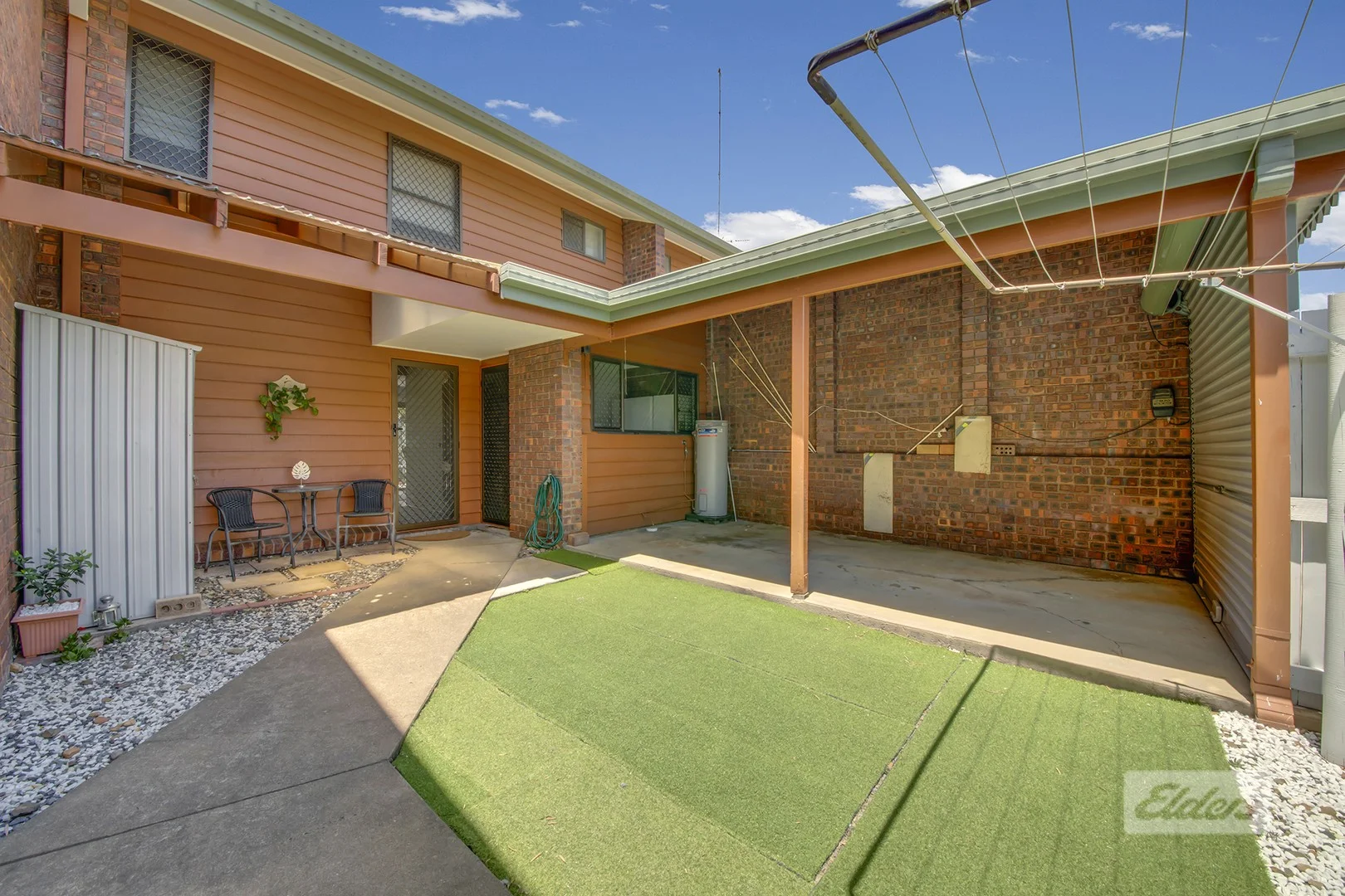 2/15 Roberts Street, South Gladstone QLD 4680