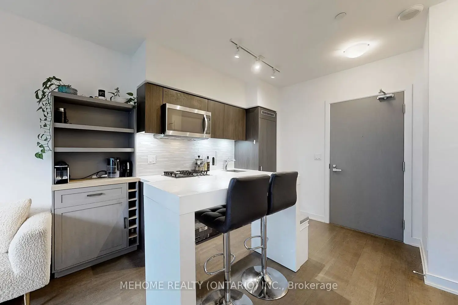 Additional image 6 of 501 St Clair Avenue 204