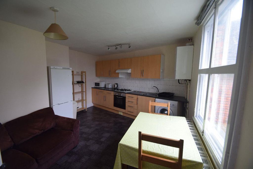 Additional image 2 of 3 bed flat to rentUpper Bar, Newport TF10