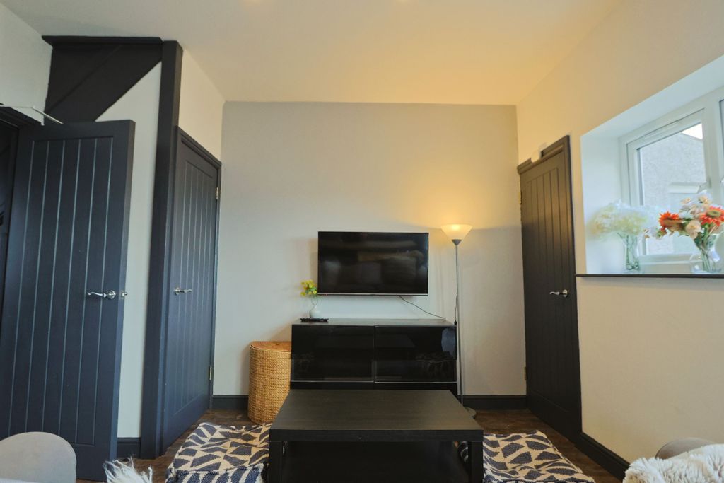 Additional image 20 of 6 bed flat to rentSouthmead Road, Westbury-On-Trym, Bristol BS10