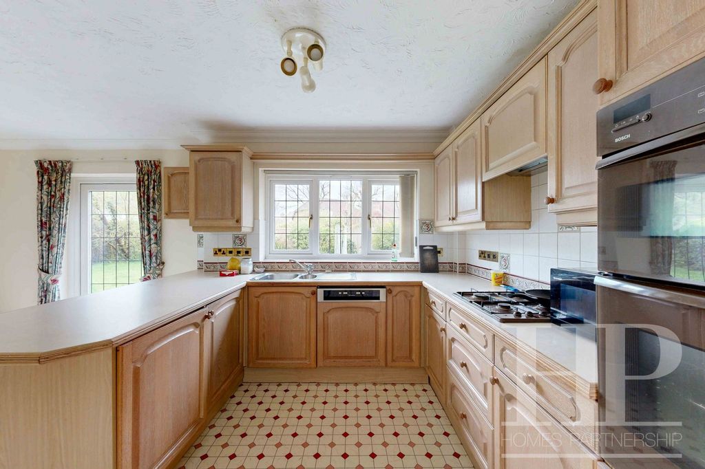 Additional image 12 of 4 bed detached house to rentHatchlands, Horsham RH12