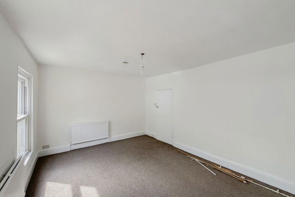 Additional image 6 of 1 bed flat to rentFlat C 7/11 Tredegar Street, Risca NP11