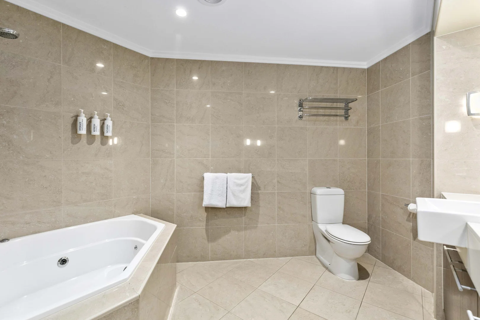 Additional image 15 of 409/569 Esplanade, Urangan QLD 4655