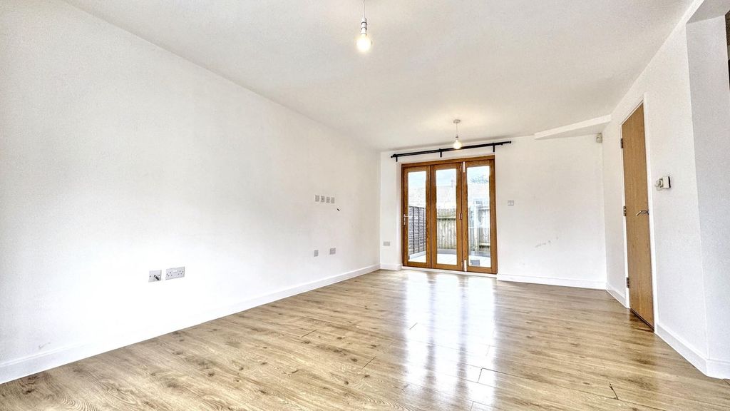 Additional image 3 of 4 bed end terrace house to rentAshley Mews, Portview Road, Bristol BS11