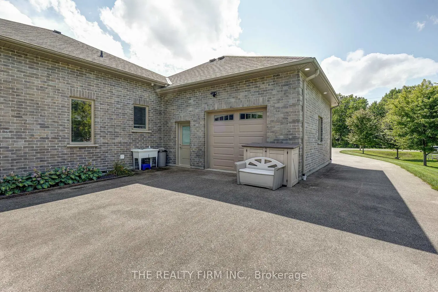 Additional image 19 of 22060 Nissouri Road