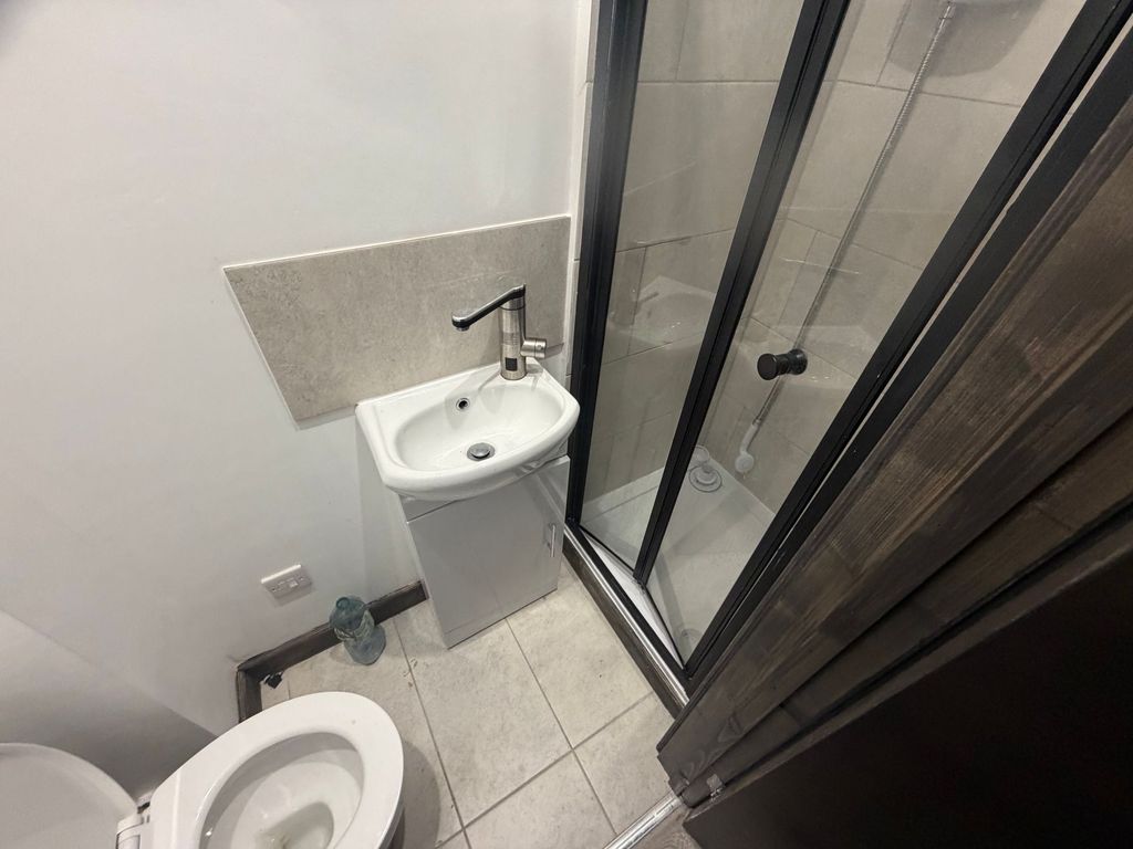 Additional image 5 of 4 bed flat to rentAbbeydale Road, Sheffield S7