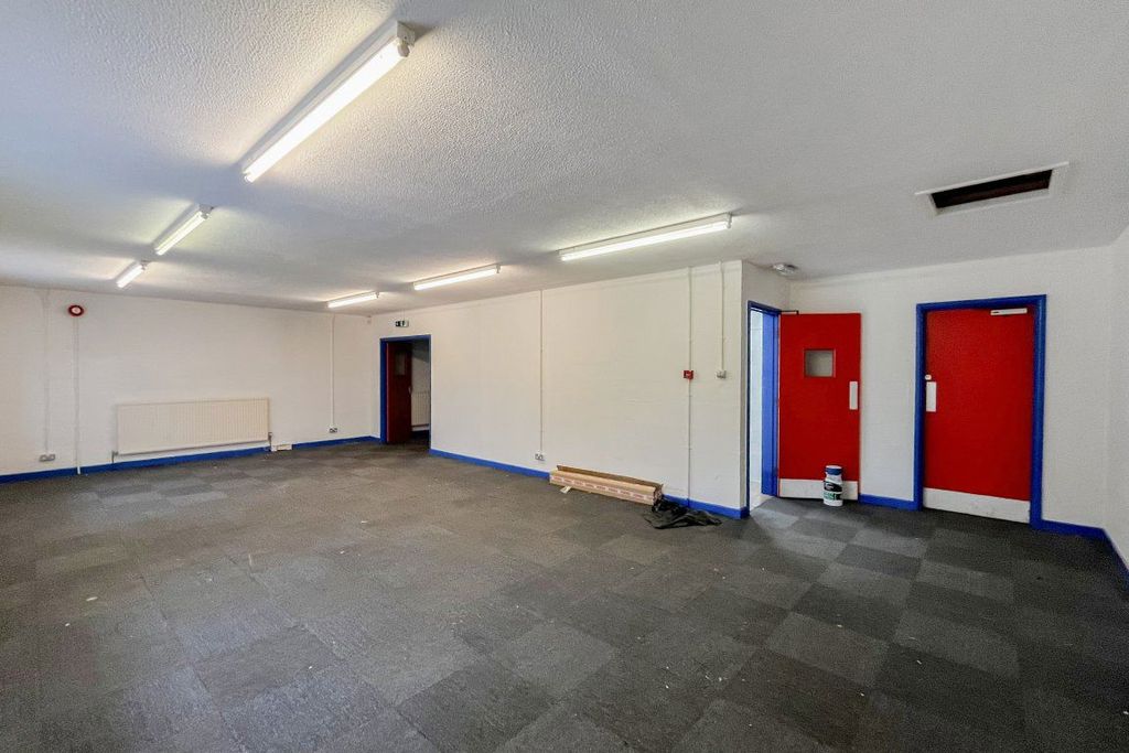 Additional image 8 of Property to rentUnit 3 The Market Place, Blackwood NP12