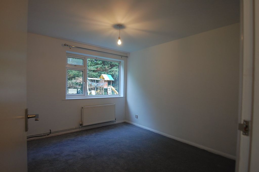 Additional image 10 of 1 bed parking/garage to rentHiljon Crescent, Chalfont St. Peter, Gerrards Cross SL9