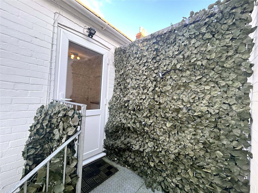 Additional image 8 of Studio to rentVictoria Road, Exmouth EX8