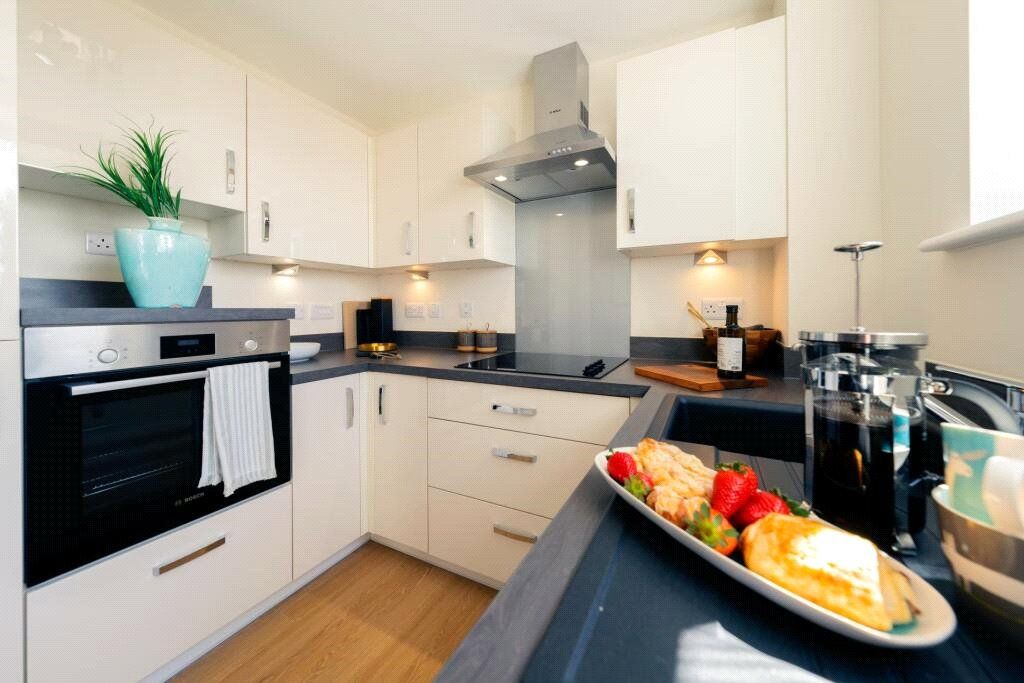 Additional image 2 of 2 bed flat to rentWilliam House, The Moors, Thatcham RG19