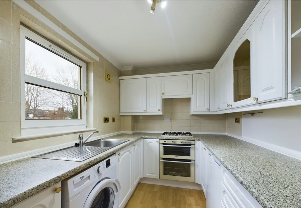 Additional image 4 of 1 bed flat to rentDunlop Street, Strathaven ML10