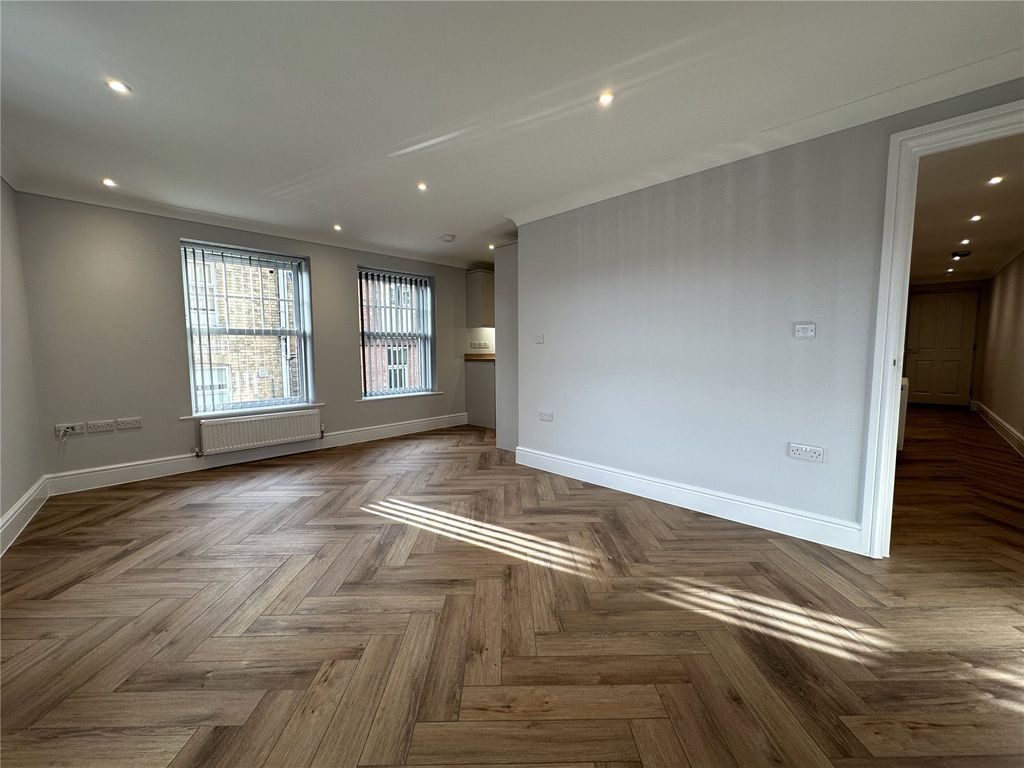 Additional image 9 of 2 bed flat to rentWood Street, Taunton, Somerset TA1