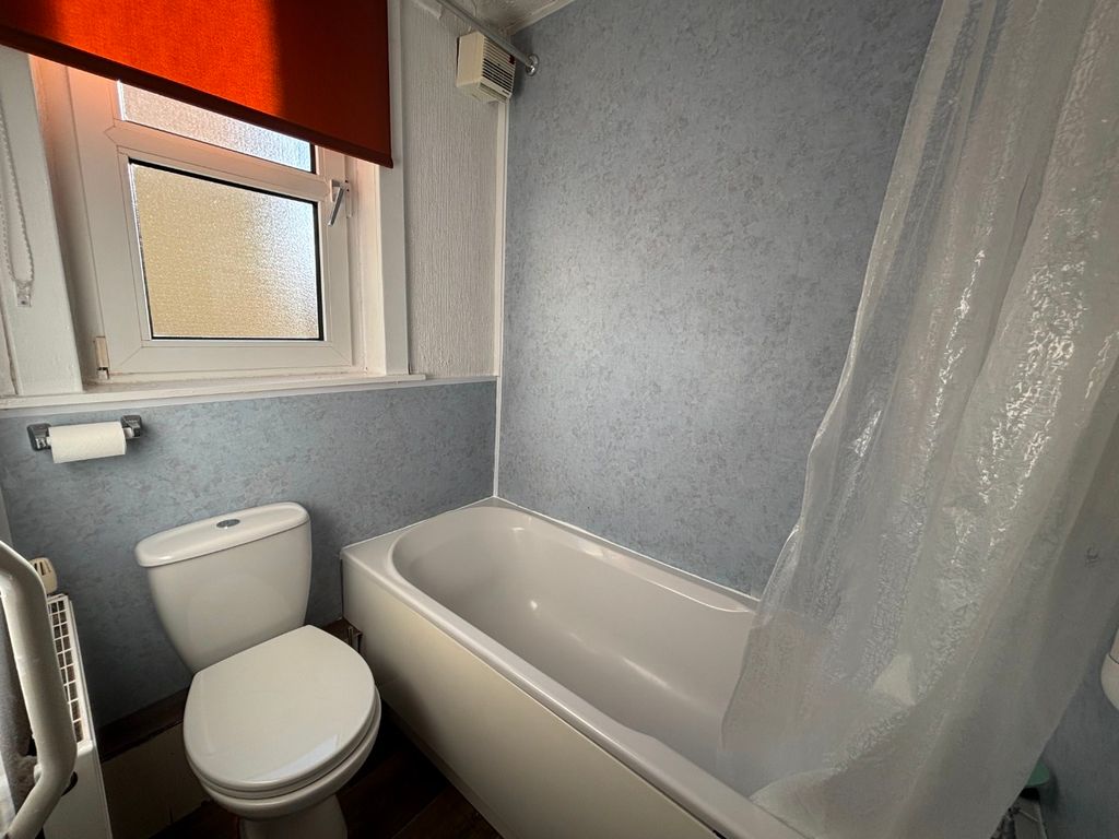 Additional image 2 of 2 bed flat to rentMason Street, Larkhall ML9