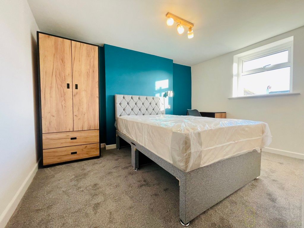 Additional image 10 of 5 bed maisonette to rentBrighton Road, Worthing BN11