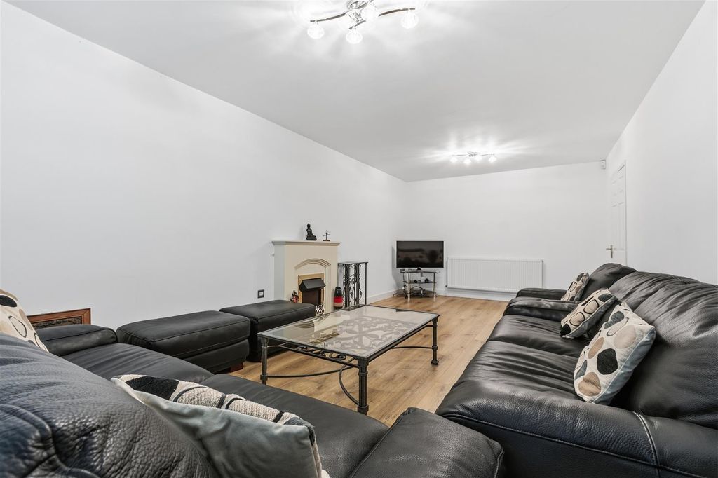 Additional image 5 of 5 bed detached house to rentWyvern Road, Sutton Coldfield B74