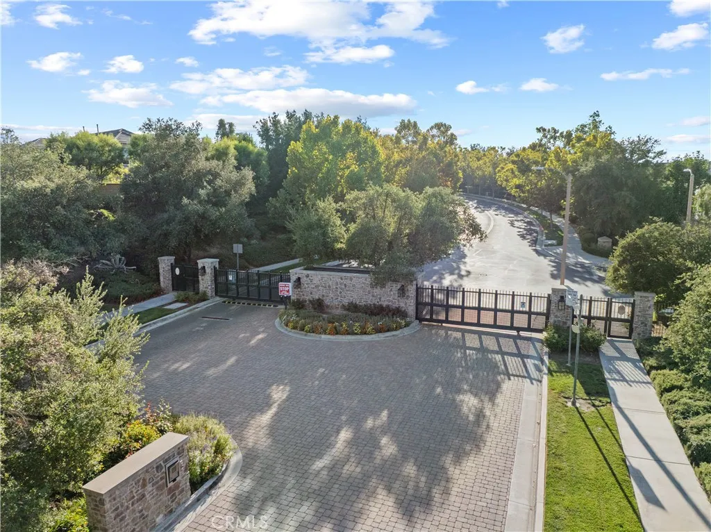 Additional image 113 of 25679 Smoketree Ln, Valencia, CA 91381