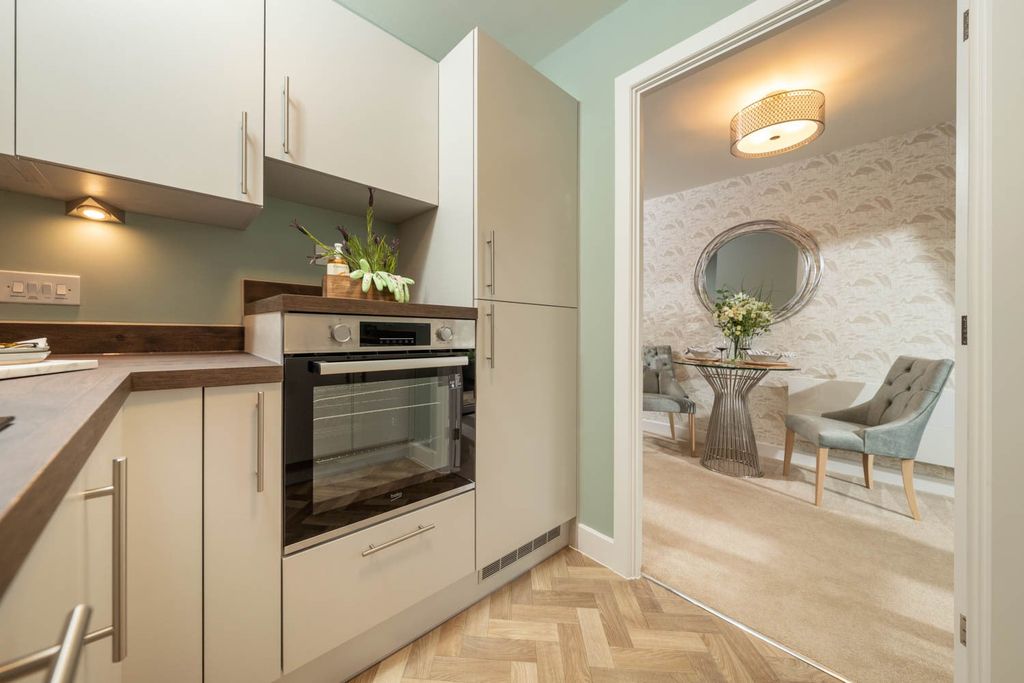 2 bed flat to rentDartmouth TQ6 photo 3