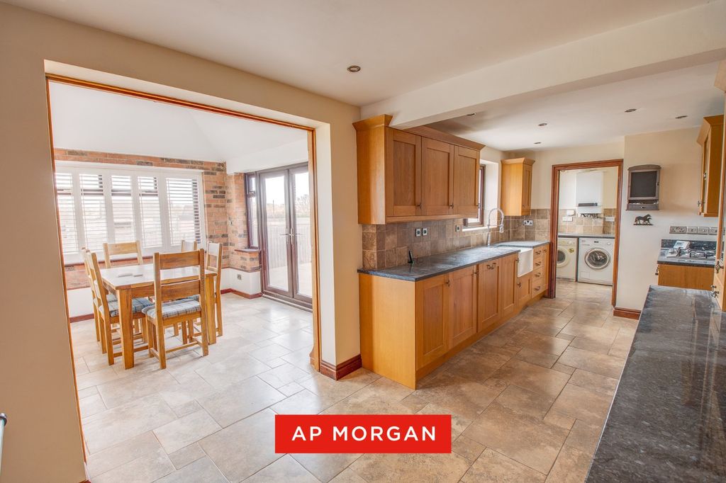 Additional image 8 of 3 bed detached house to rentWoodgate Road, Stoke Prior, Bromsgrove, Worcestershire B60